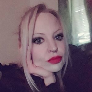 Meet your Posher, Abigail